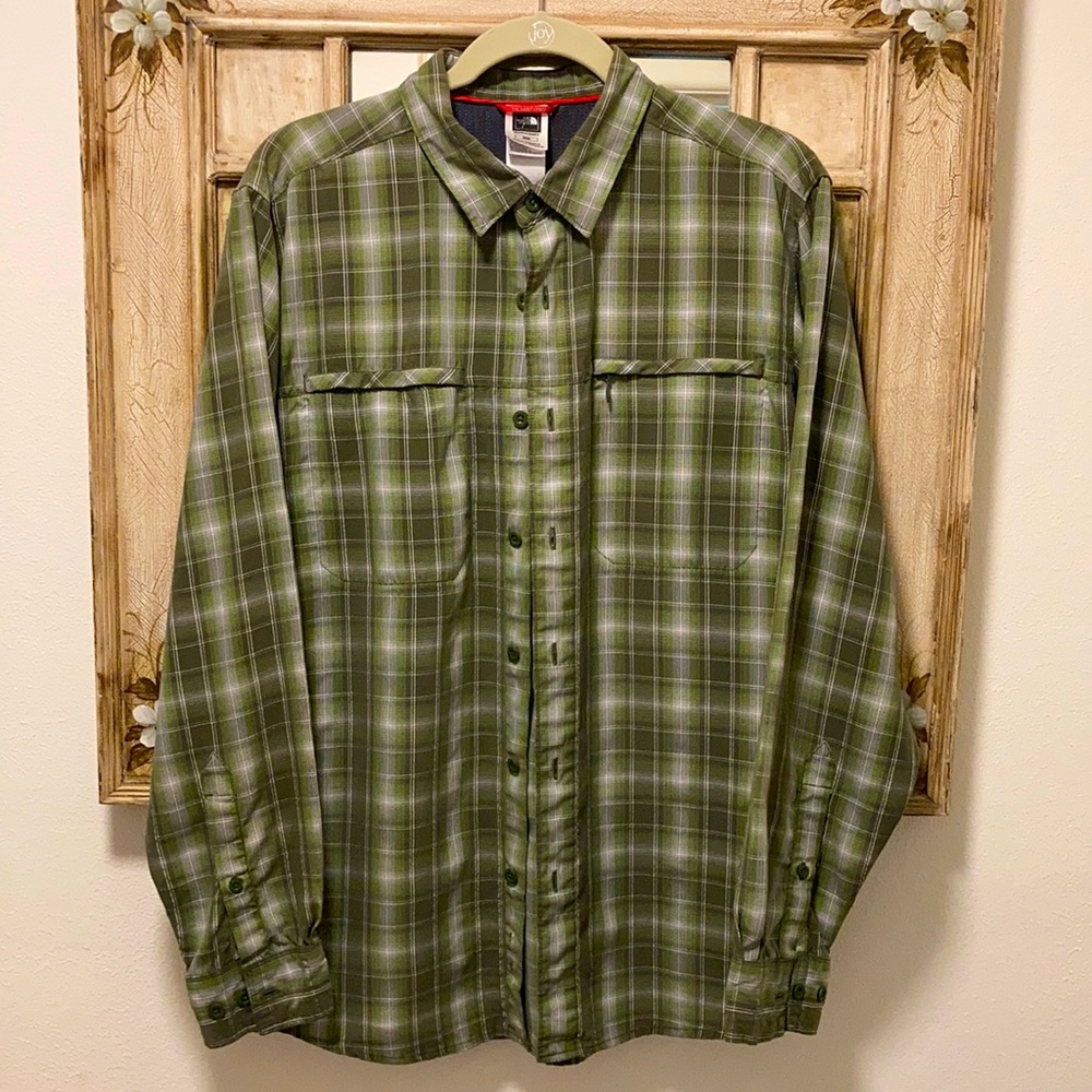 The North Face LS Shirt